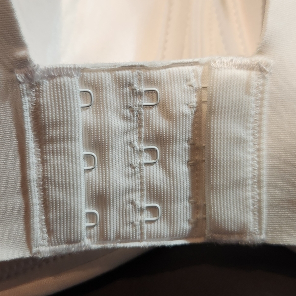 NWT Bali Cream Comfort Bra 38C - Picture 7 of 8